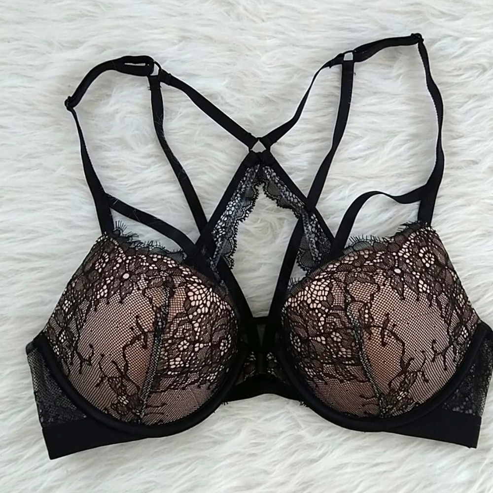 Victoria's secret very sexy push-up bra 34b NWOT